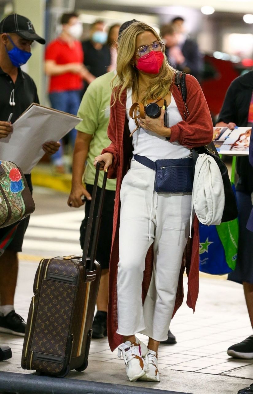 Kate Hudson Arrives Miami International Airport