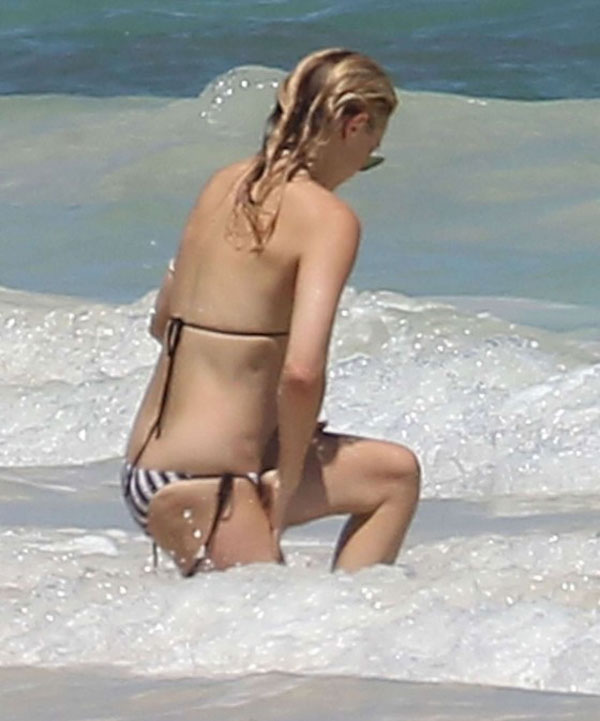 Kate Hudson Bikini Beach Mexico