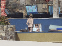 Kate Hudson Bikini Cabo San Lucasmexico