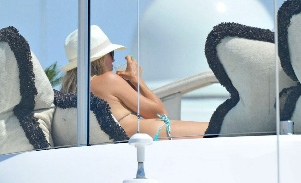 Kate Hudson Bikini Yacht St Tropez