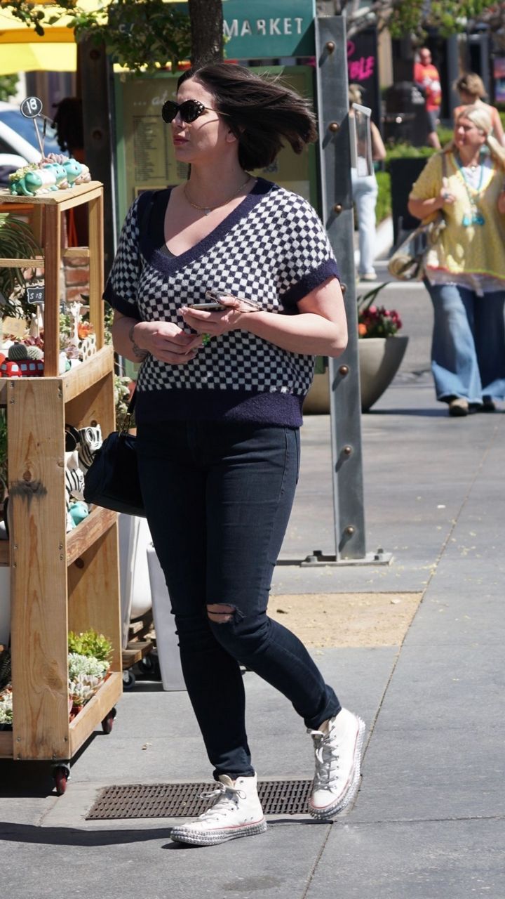 Kate Maloney Out Shopping Grove West Hollywood