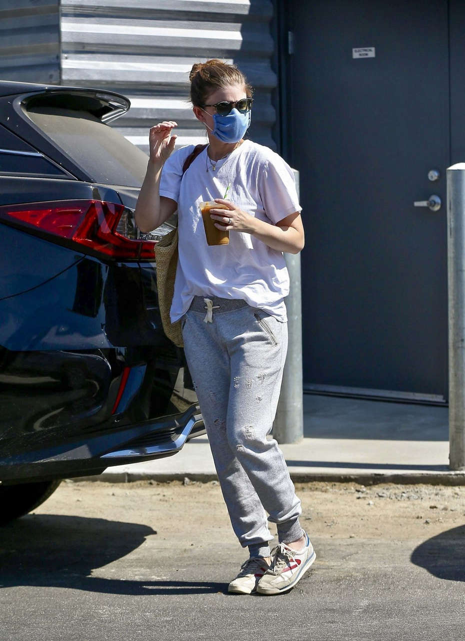Kate Mara Out For Coffee Los Angeles