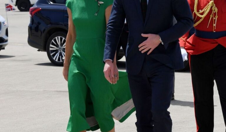 Kate Middleton Arrives Kingston Norman Manley International Airport Jamaica (7 photos)