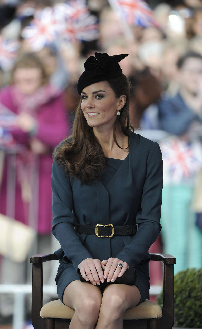 Kate Middleton Queen Elizabeth Iis Diamond Jubilee Tour Leicester