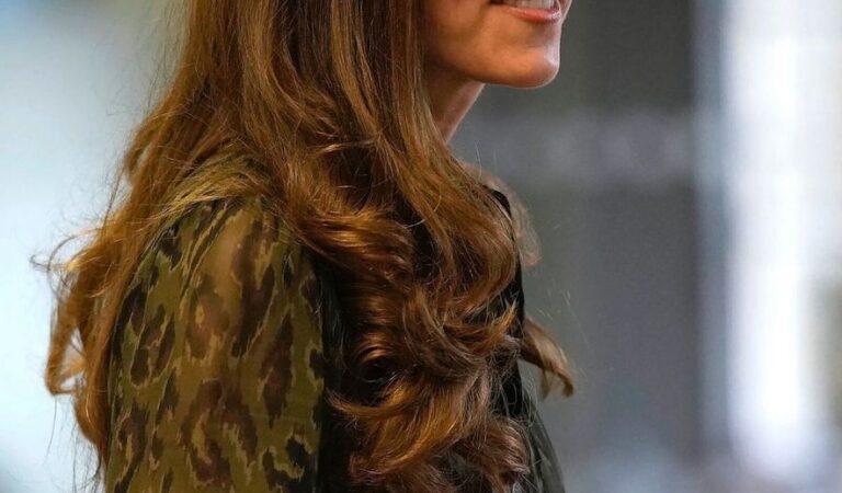 Kate Middleton Shout Mental Heath Center London (7 photos)