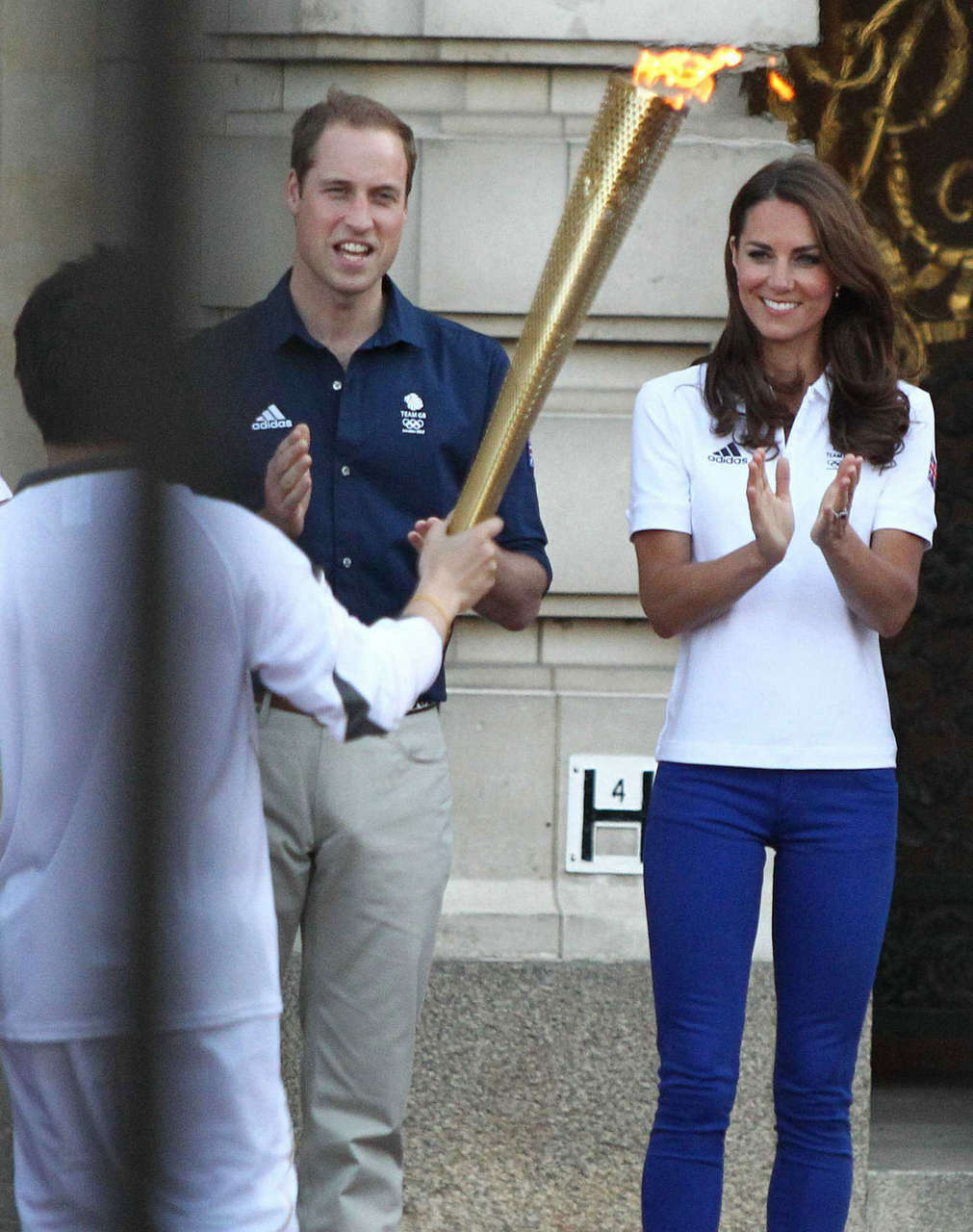 Kate Middleton Tight Blue Jeans Receiving Olympic Torch Buckingham Palace