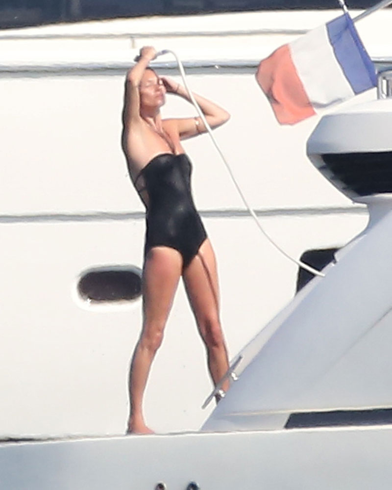Kate Moss Bikini Yacht Saint Tropez