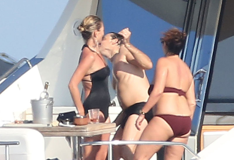 Kate Moss Bikini Yacht Saint Tropez