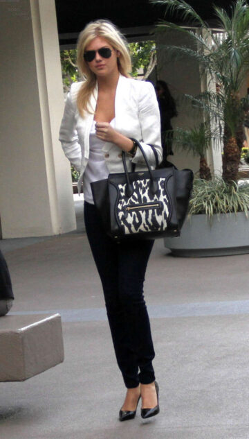 Kate Upton Leaving Meeting Los Angeles