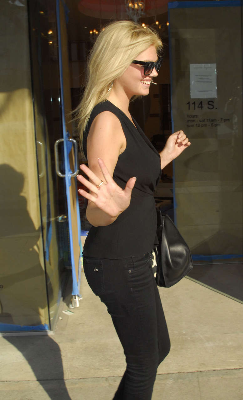 Kate Upton Out About Beverly Hills
