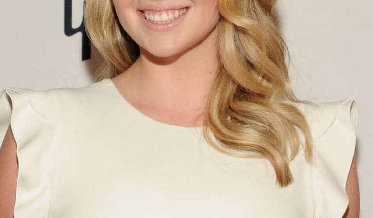 Kate Upton Stand Up 2 Cancer Live Benefit Hollywood (9 photos)