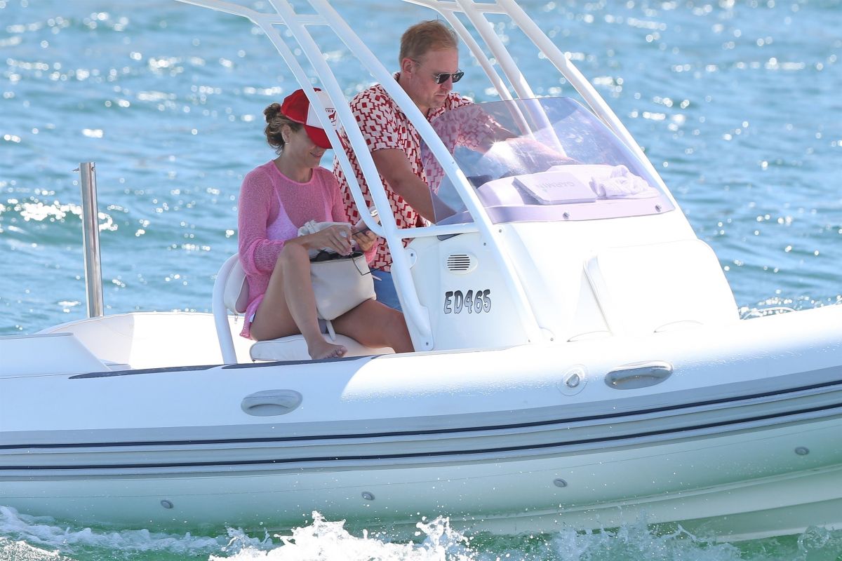 Kate Walsh Out On High Seas Off Coast Of Perth