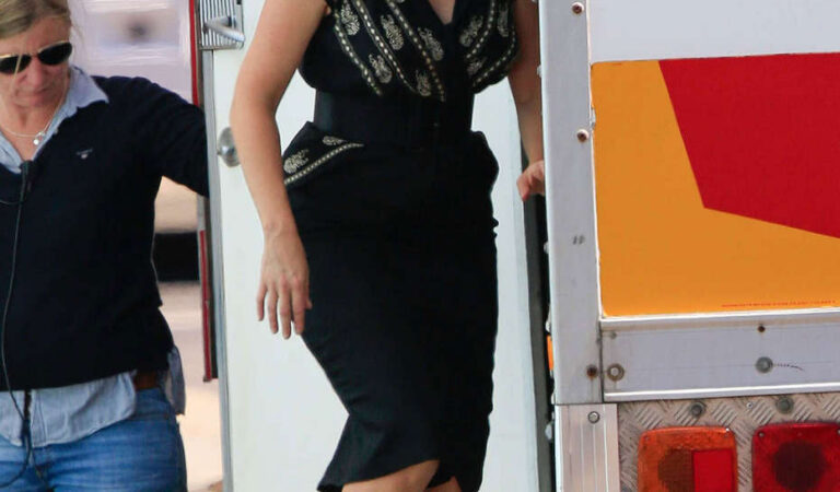 Kate Winslet Set Dressmaker Melbourne (12 photos)