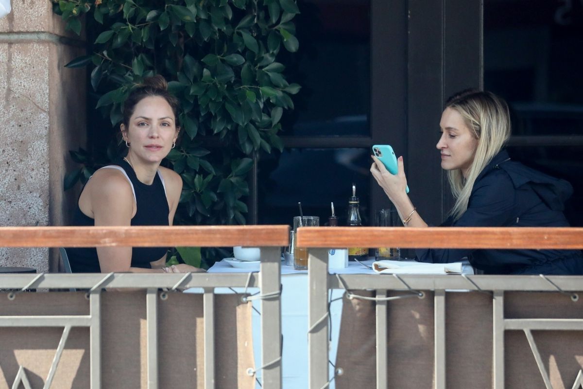 Katharine Mcphee Out For Lunch With Friend Via Alloro Italian Restaurant Beverly Hills