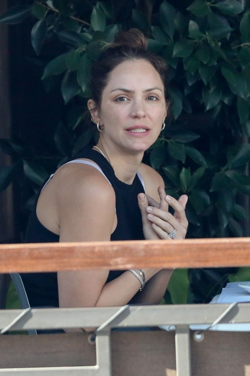 Katharine Mcphee Out For Lunch With Friend Via Alloro Italian Restaurant Beverly Hills