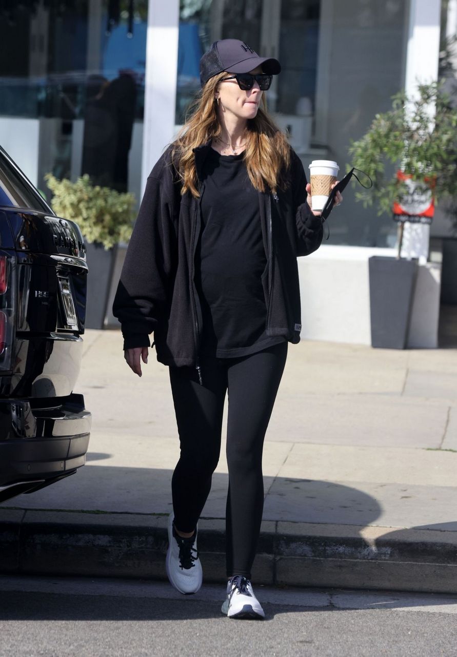 Katherine Schwarzenegger Out For Morning Coffee Los Angeles