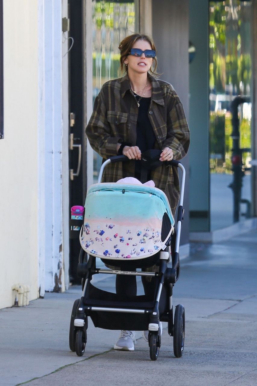 Katherine Schwarzenegger Out With Her Baby Brentwood