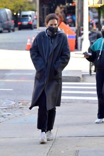Katie Holmes Arrives Set Rare Objects New York