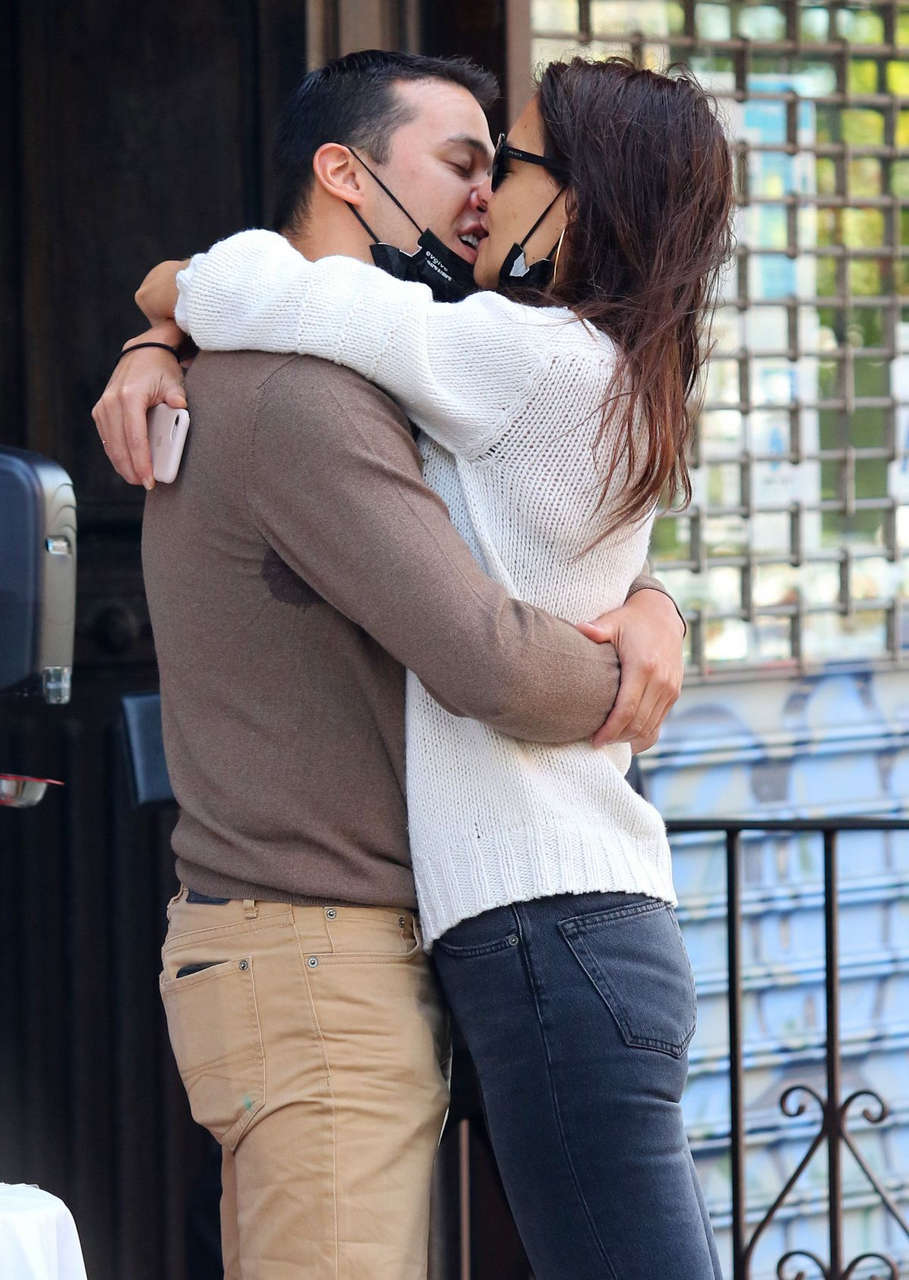 Katie Holmes Emilio Vitolo Jr Kissing Outside His Restaurant New York