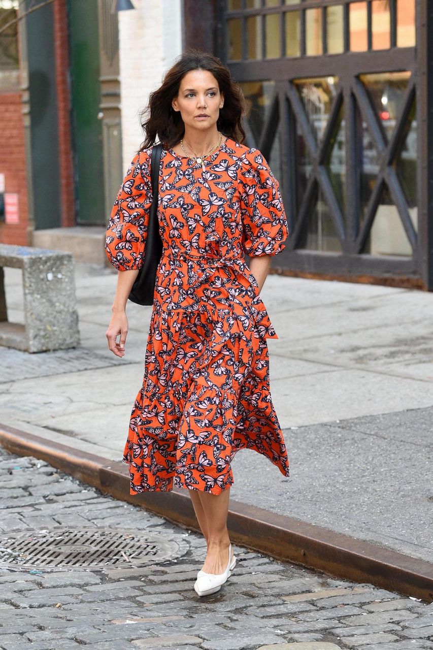 Katie Holmes Heafing To Her Apartment New York