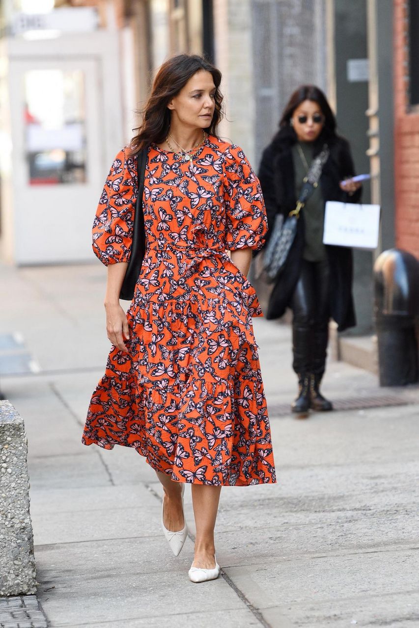 Katie Holmes Heafing To Her Apartment New York