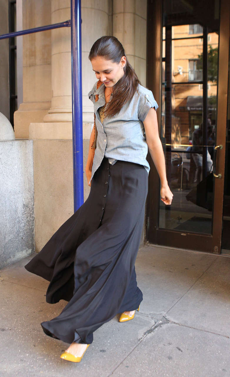 Katie Holmes Out About New York