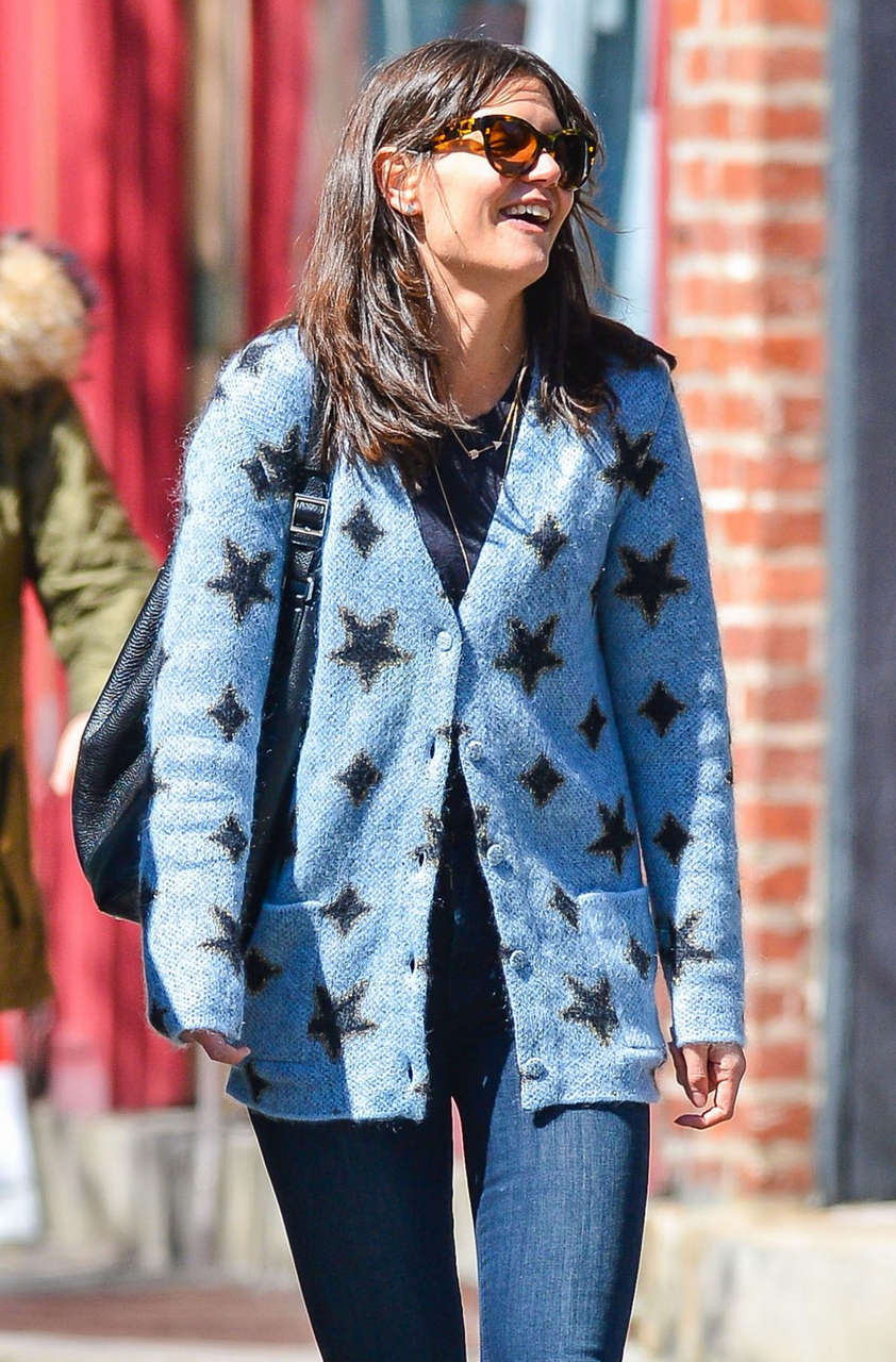 Katie Holmes Out About New York