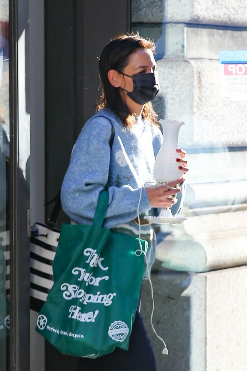 Katie Holmes Out Buying Lamp New York