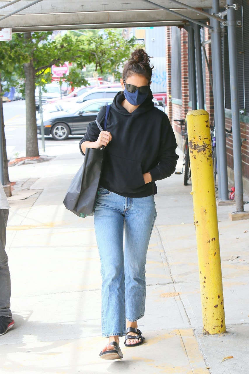 Katie Holmes Out New York