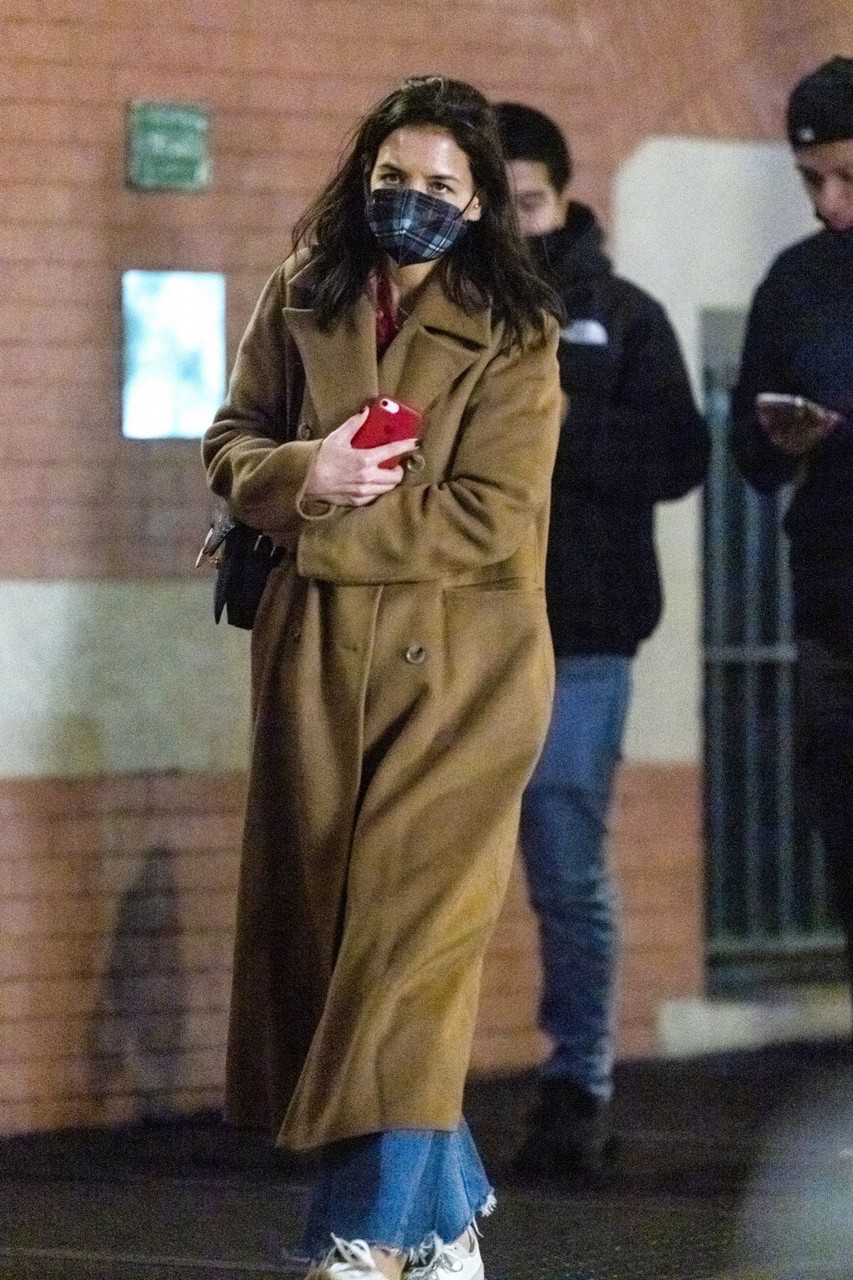 Katie Holmes Out Shopping New York
