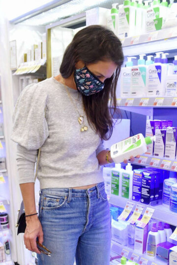 Katie Holmes Shopping For Face Lotion New York