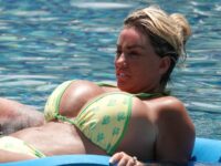 Katie Price Bikini Pool Thailand