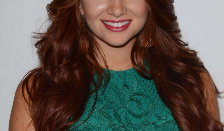 Katie Stevens Faking It Preview Beverly Hills (3 photos)