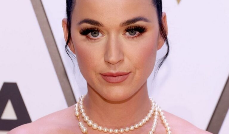 Katy Perry 55th Annual Cma Awards Nashville (12 photos)