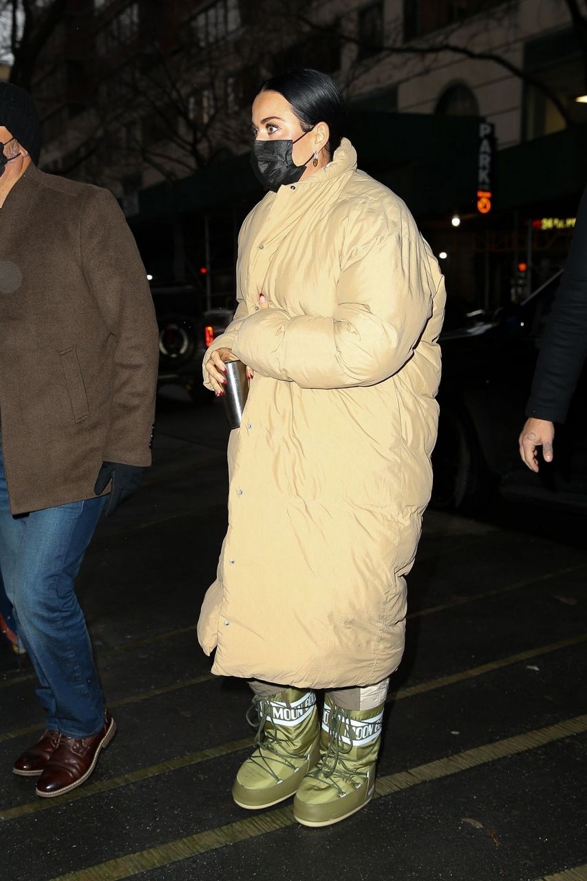 Katy Perry And Orlando Bloom Arrive Their Hotel New York