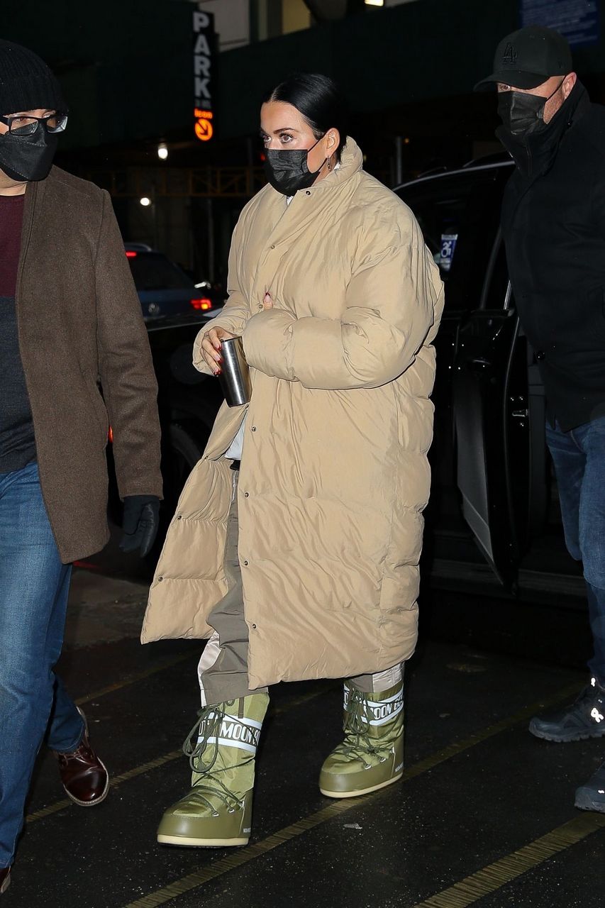 Katy Perry And Orlando Bloom Arrive Their Hotel New York