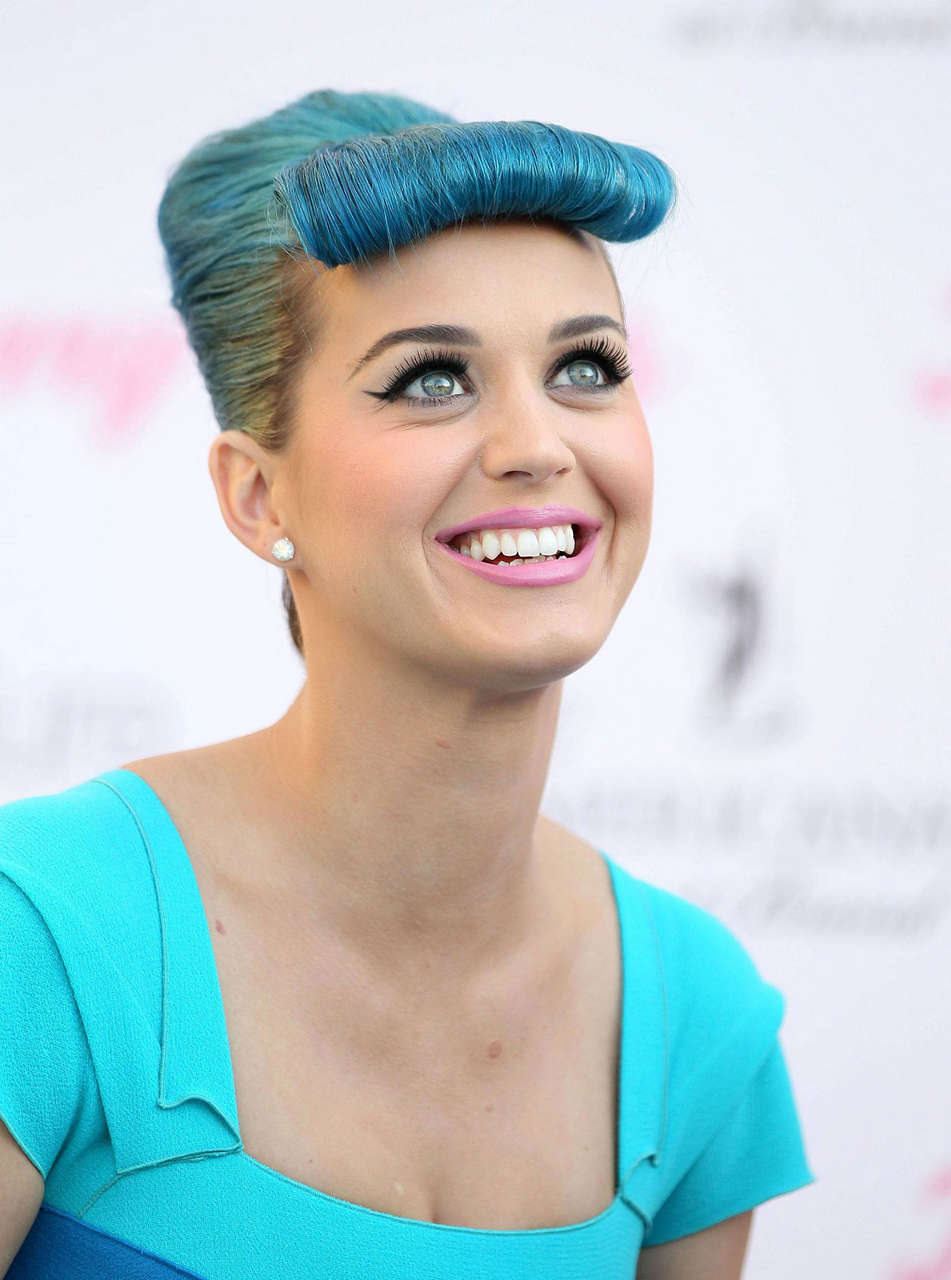 Katy Perry Eyelashes By Eylure Event Glendale