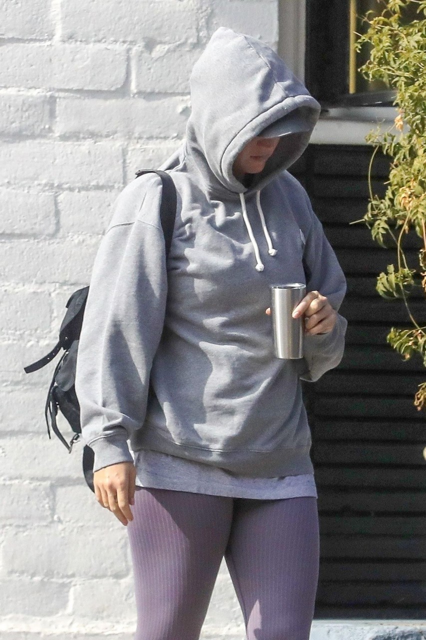Katy Perry Leaves Skin Care Clinic Beverly Hills