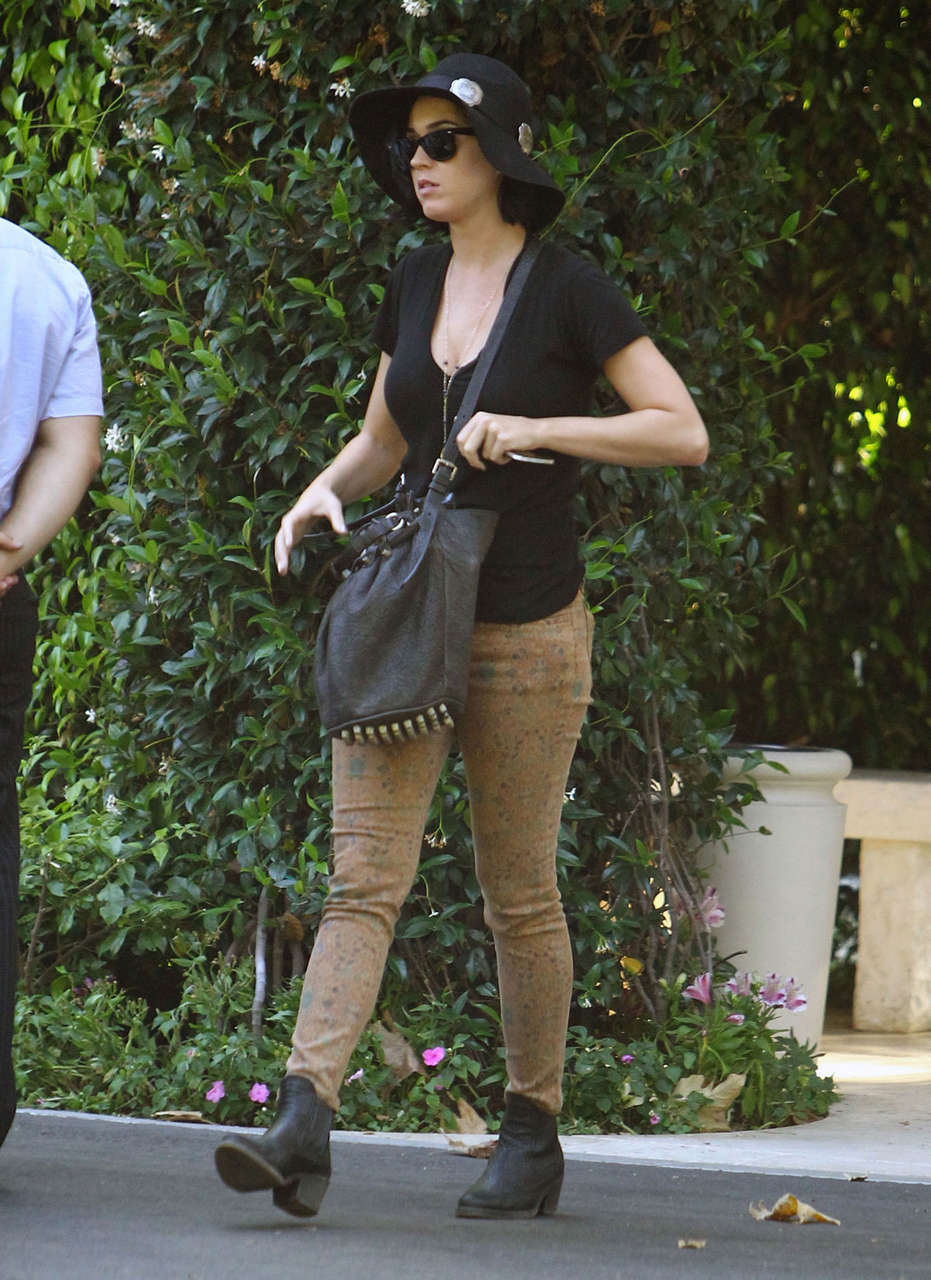 Katy Perry Out About Los Angeles