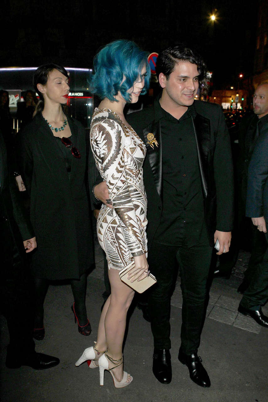 Katy Perry Out For Dinner Paris