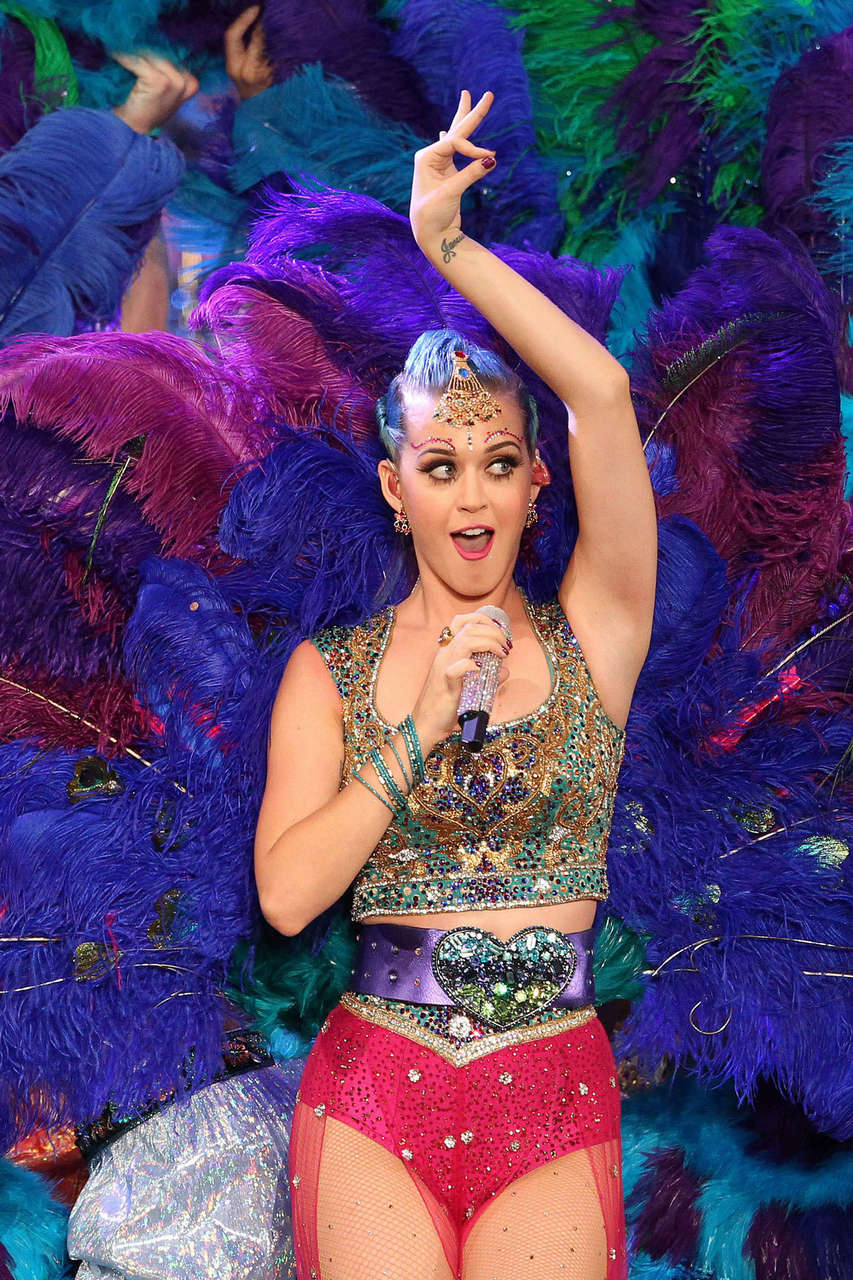 Katy Perry Performs Opening Ceremony Indian Premier League