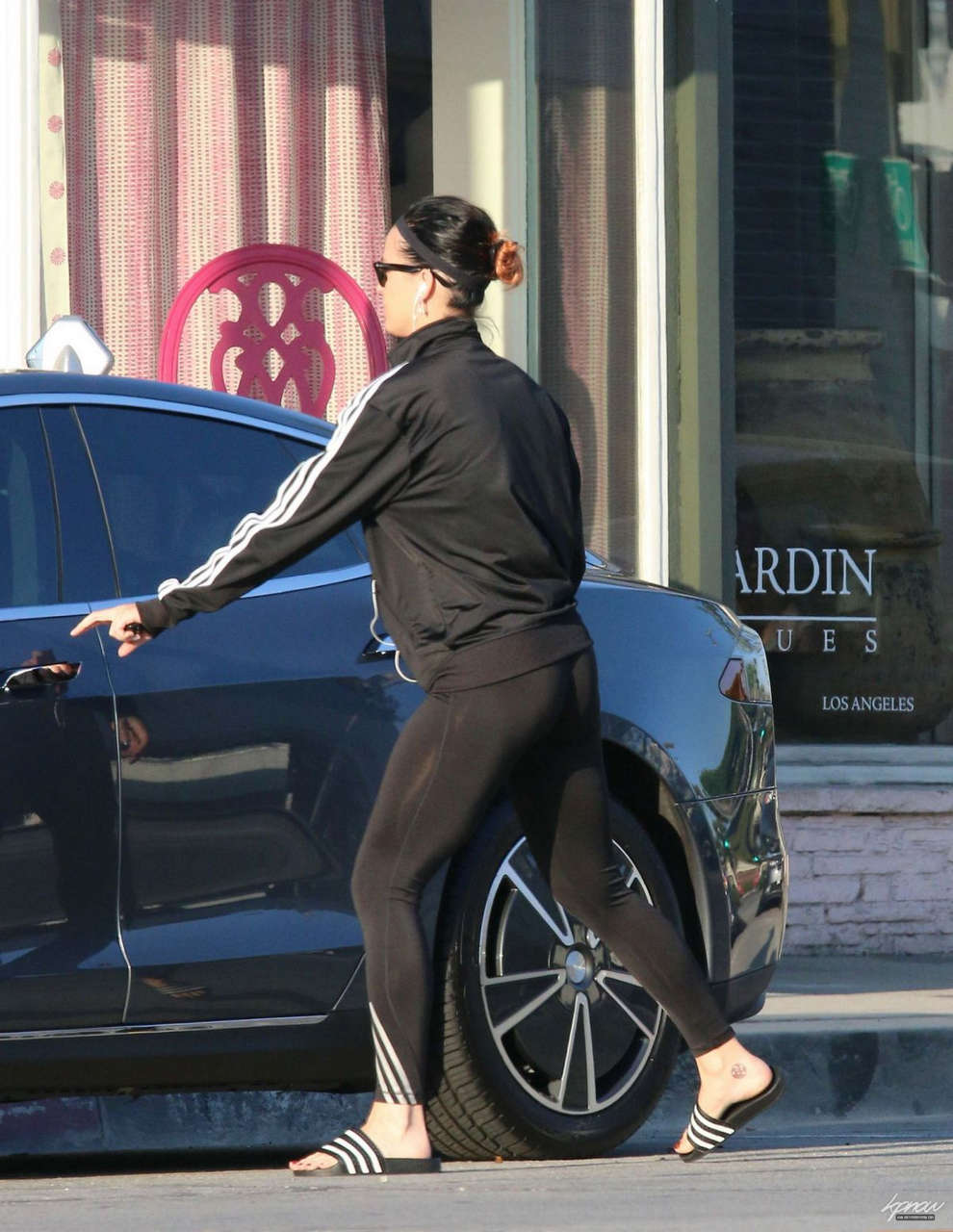 Katy Perry Spandex Out About Los Angeles