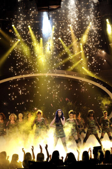 Katy Perry Stage Foxs American Idol Show