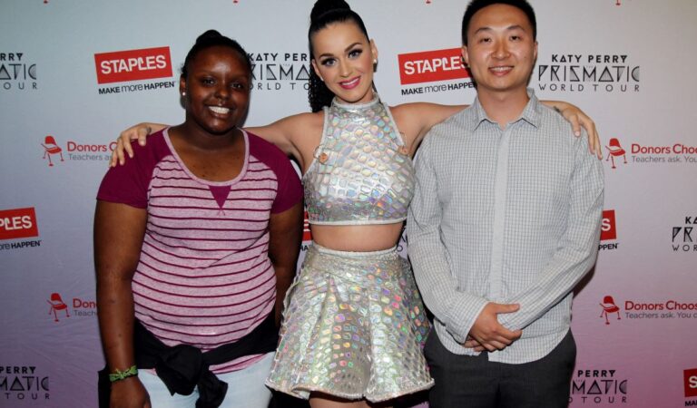 Katy Perry Staples Donorschoose Org Meet Greet (7 photos)