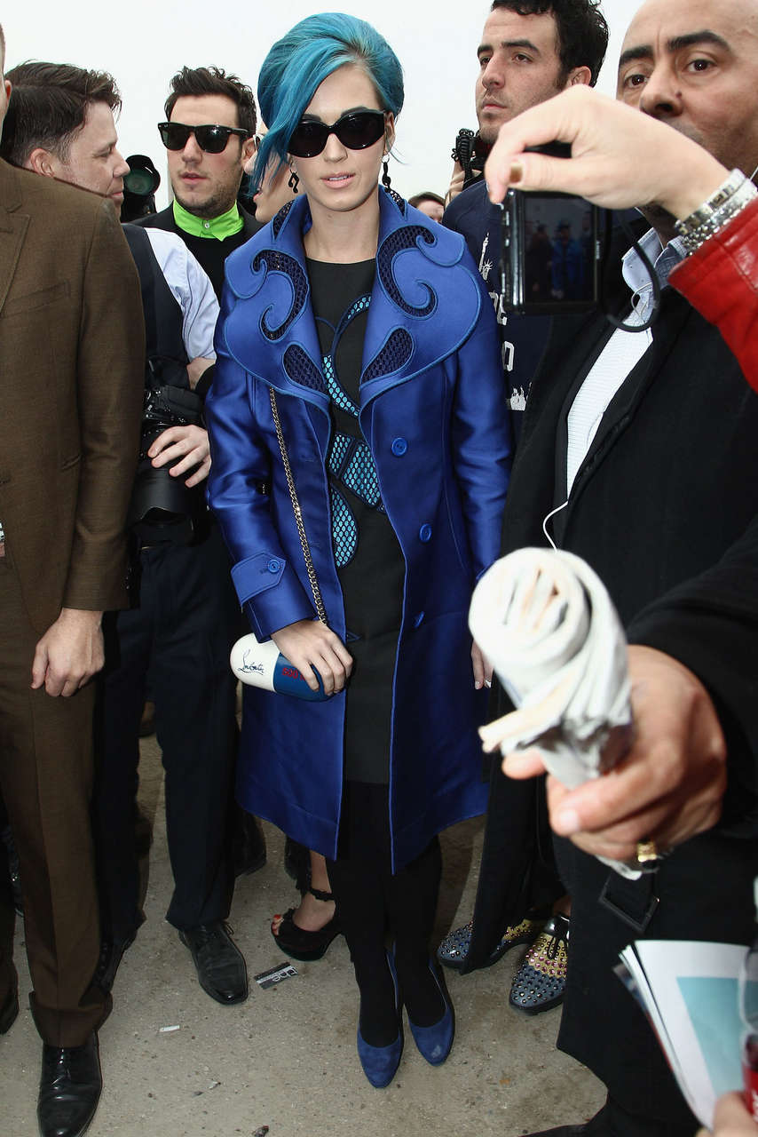 Katy Perry Viktor Rolf Fashion Show Paris