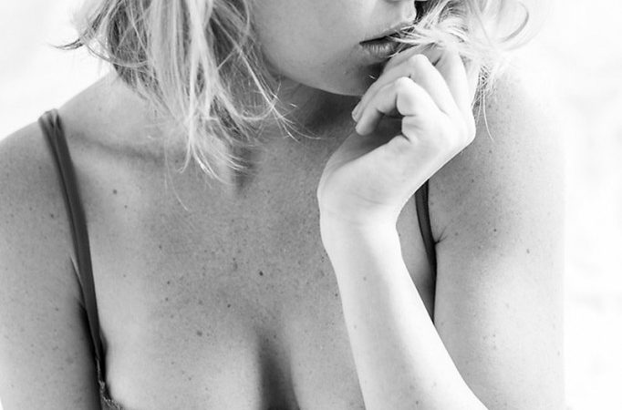Kayslee Collins Topless (6 photos)