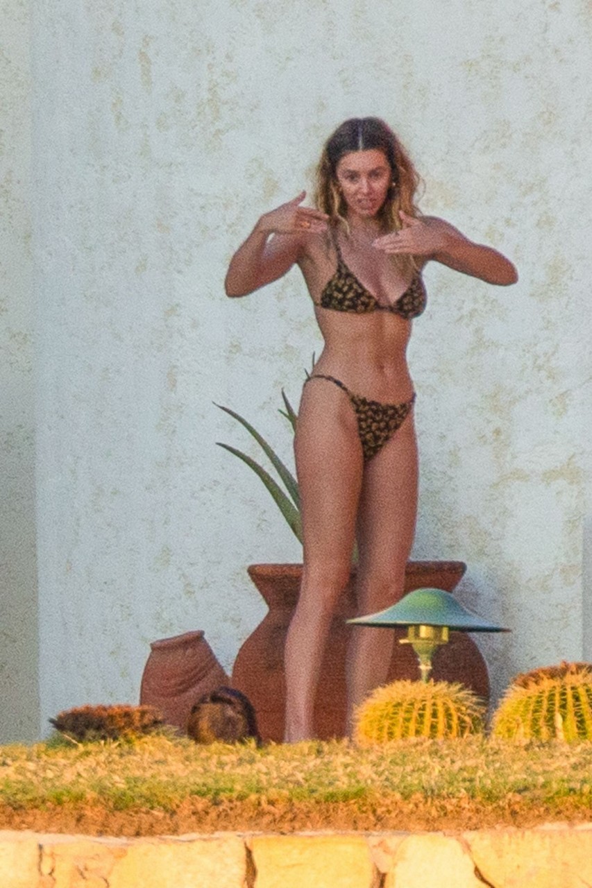 Keeley Hazell Bikini Cabo San Lucas