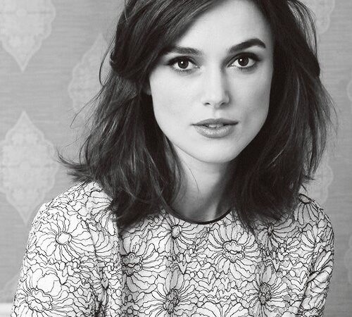 Keira Knightley Poses For A Portrait While (1 photo)