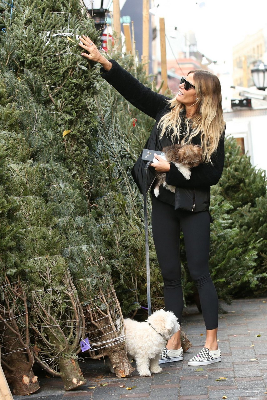 Kelly Bensimon Out Buy Christmas Tree New York