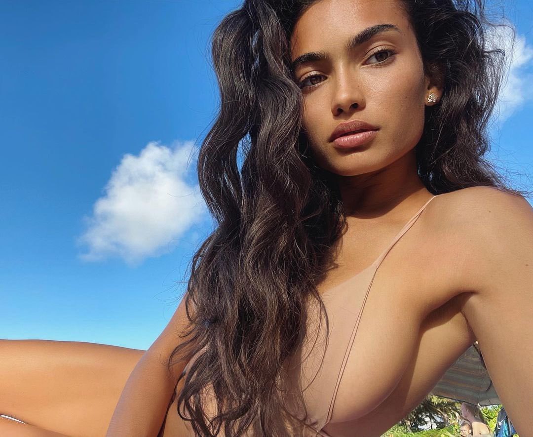 Kelly Gale Hot